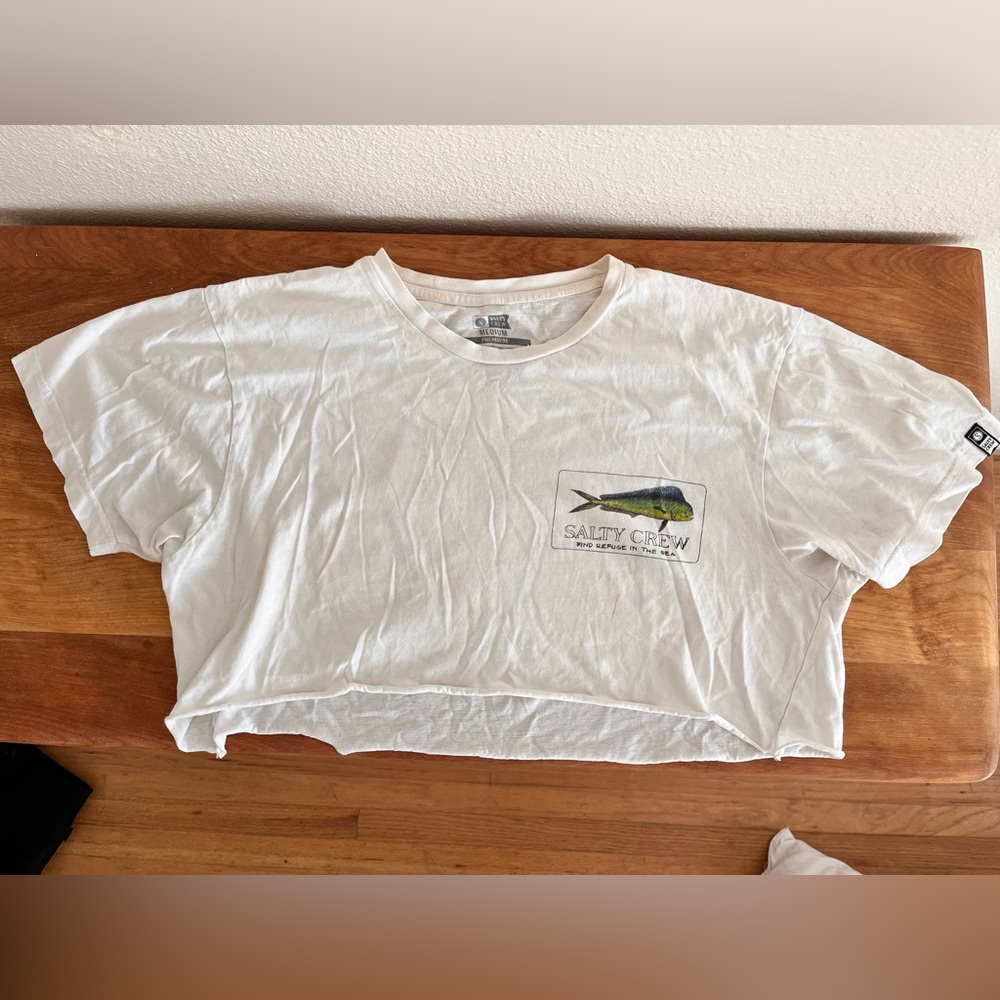Salty Crew Cropped T shirt